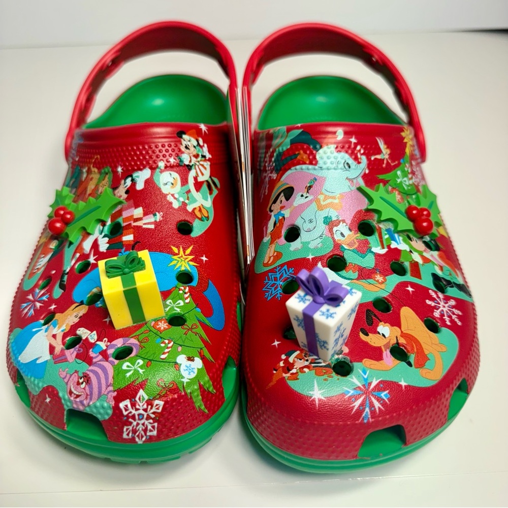 NWT. Crocs Disney Parks Christmas Crocs HolidayClogs size W10/M8 unisex